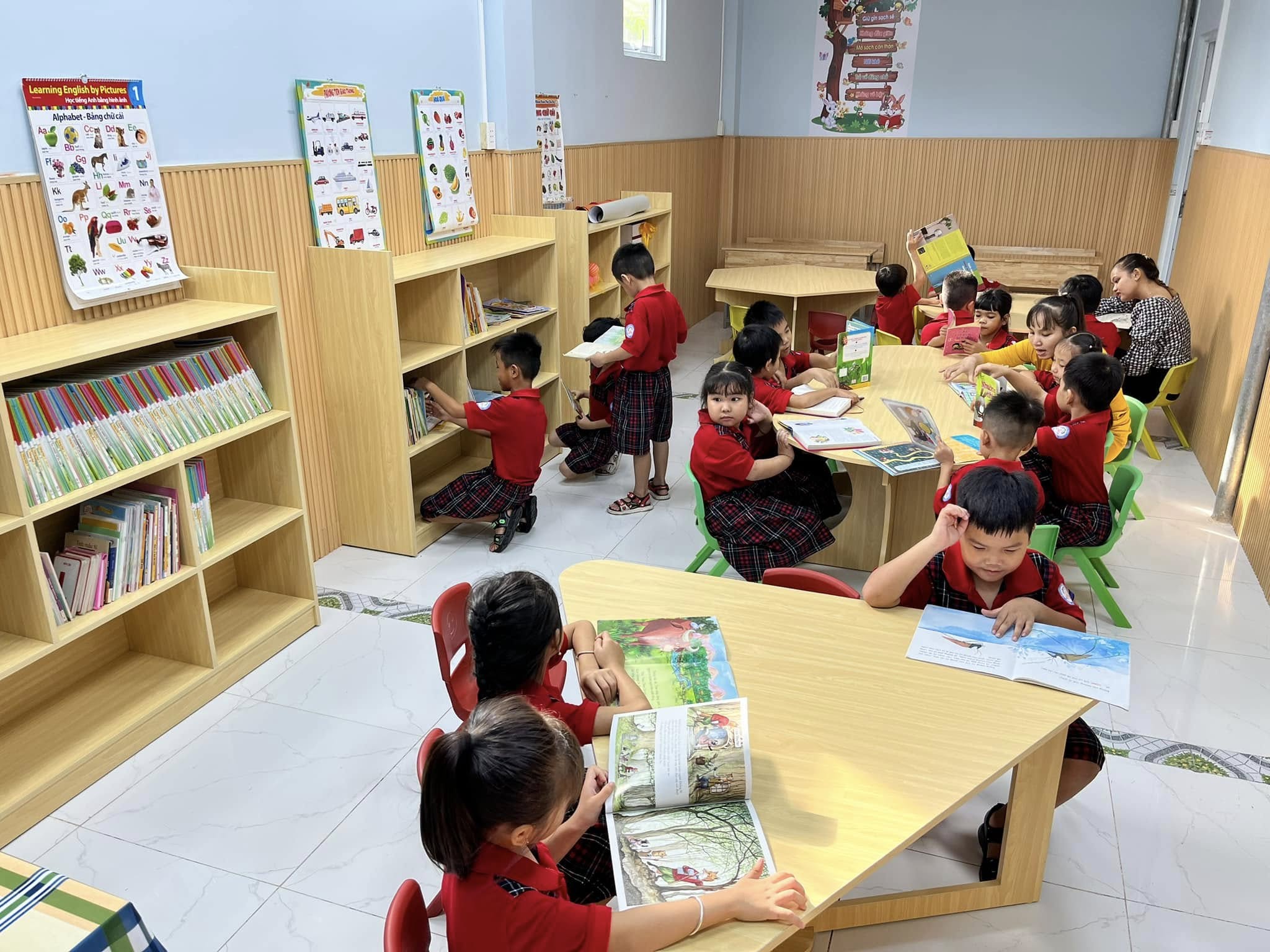 Chương trình chính khóa